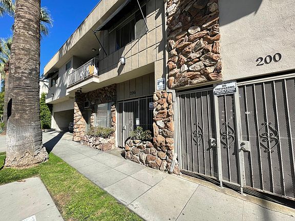 2nd image of 206 N Louise St APT 1