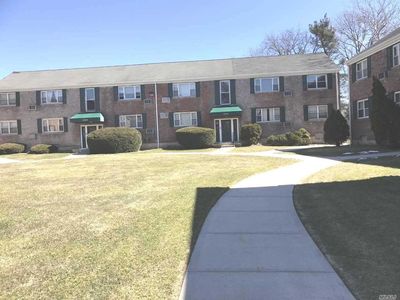 1061 Fenwood Dr APT 4, Valley Stream, NY, 11580