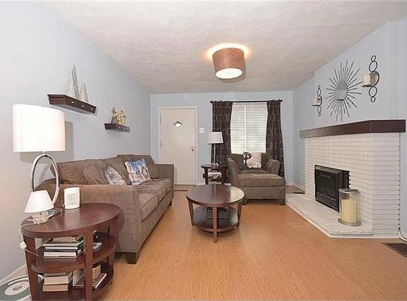 4th image of 10565 Oak Ave