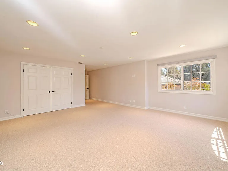4330 Bel Aire Dr — Photo 26
