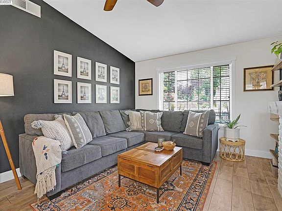 3rd image of 4177 Sugar Pine Way