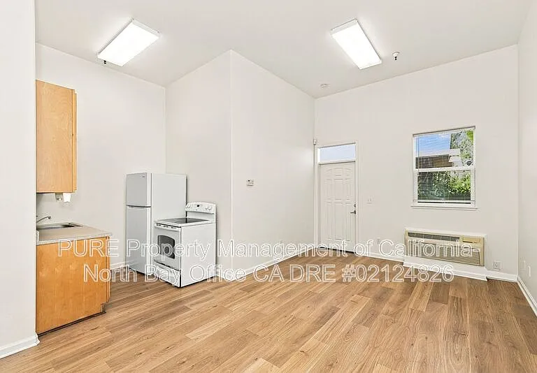 154 Railroad Ave #B — Photo 10