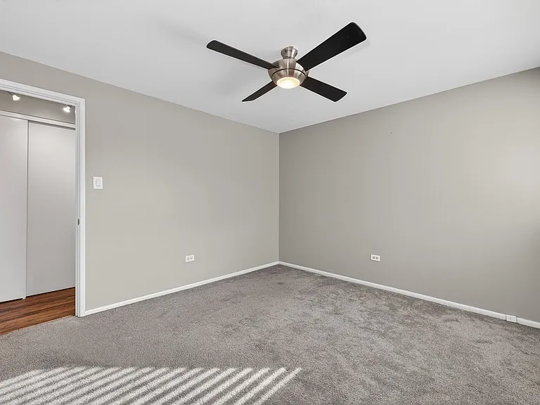 985 N Corona St #202 — Photo 14