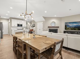 7186 Walnut Grove Way N, Maple Grove, MN 55311