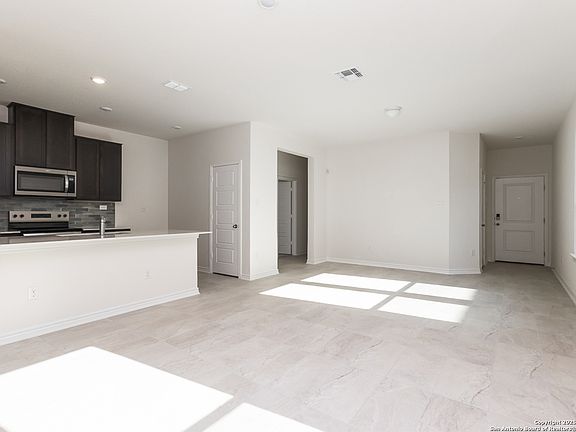 4th image of 4751 Pico Pico St