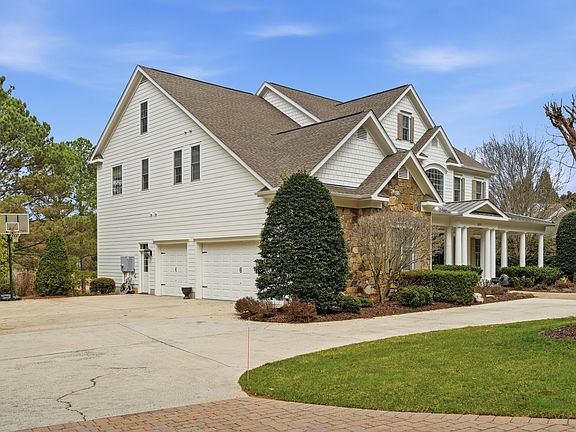 2nd image of 300 Lake Manor Rd