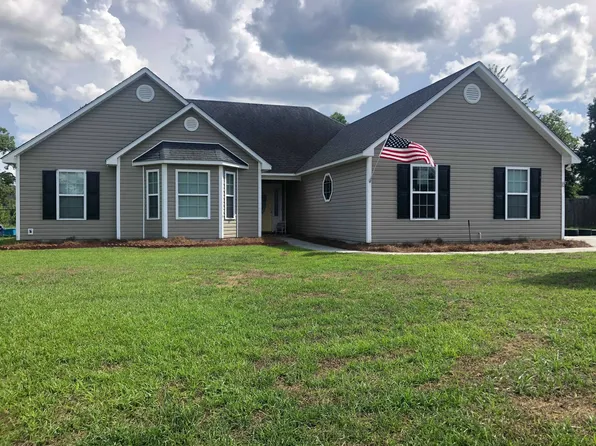 21 Mary Carter Ln, Ray City, GA 31645