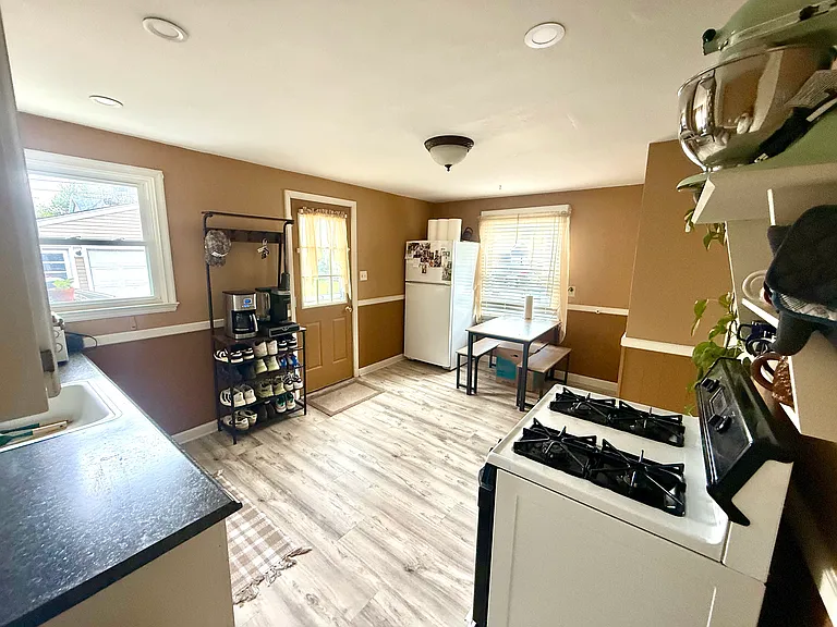 345 Shepard Ave #RIGHT — Photo 7
