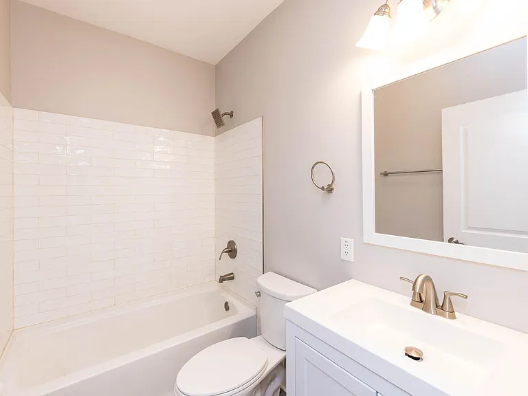 800 E Cherry St — Photo 20