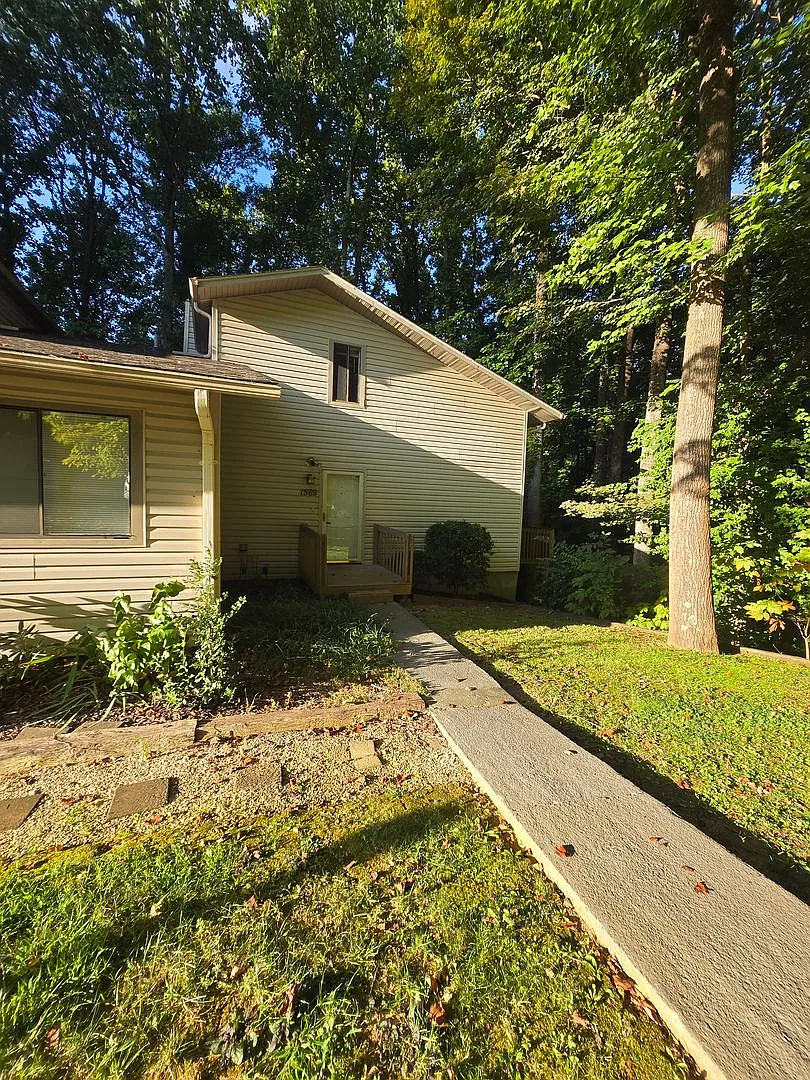 Spacious Townhouse in the Heart of Johnson City - $2,300/Month — Photo 1