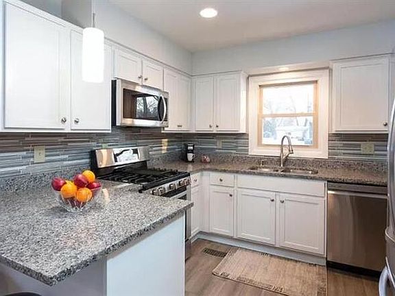 3rd image of 420 Quantico Ln N