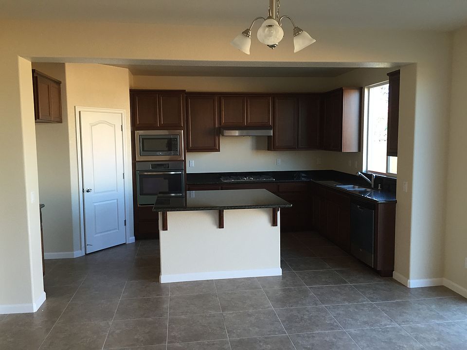 2nd image of 556 Pecan Dr