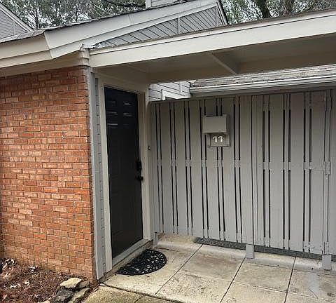 2nd image of 200 Woodgreen Dr APT 11