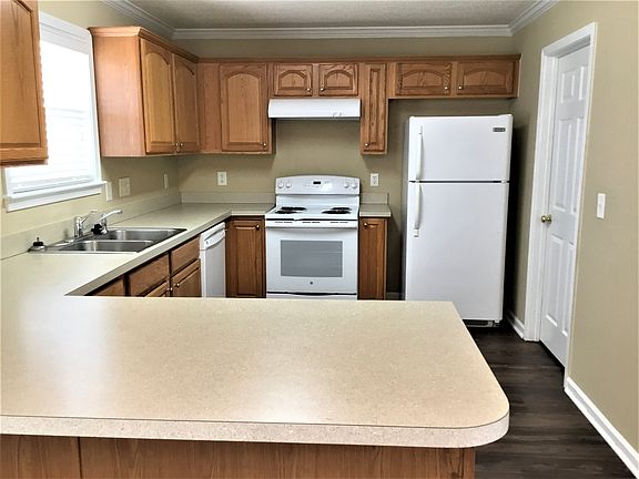 4th image of 408 Sunland Dr