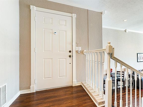 4th image of 582 Briarcliff Dr