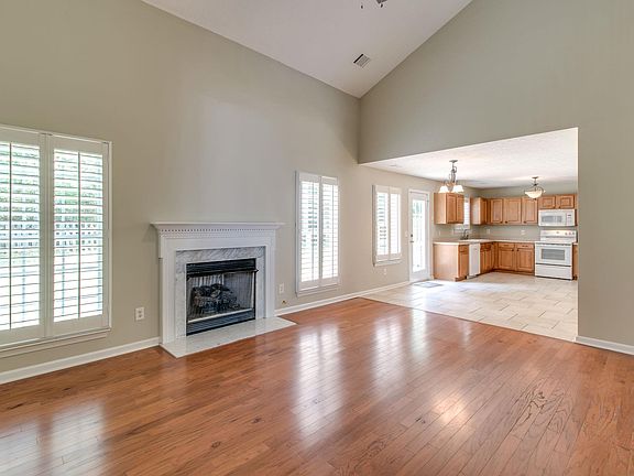 5th image of 3233 Dark Woods Dr
