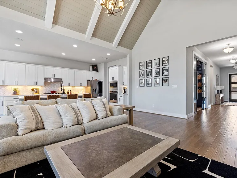 1608 Carmine Dr — Photo 11
