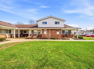 25520 Country Club Blvd #4, North Olmsted, OH 44070