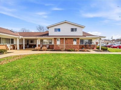 25520 Country Club Blvd #4, North Olmsted, OH, 44070