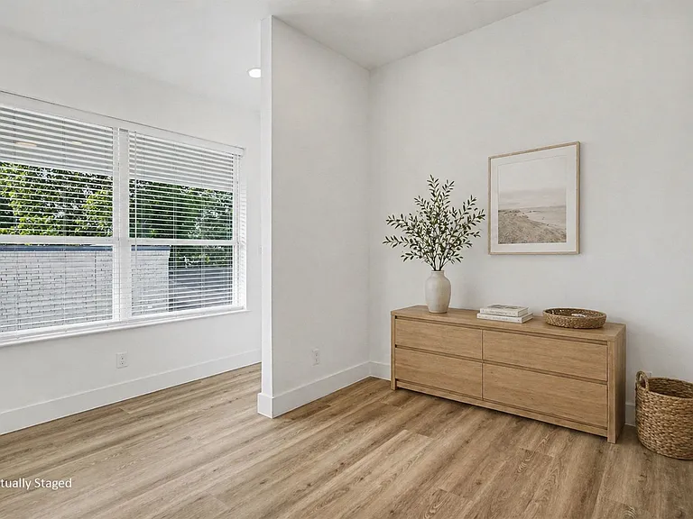 2217 N Fitzhugh Ave #301 — Photo 19