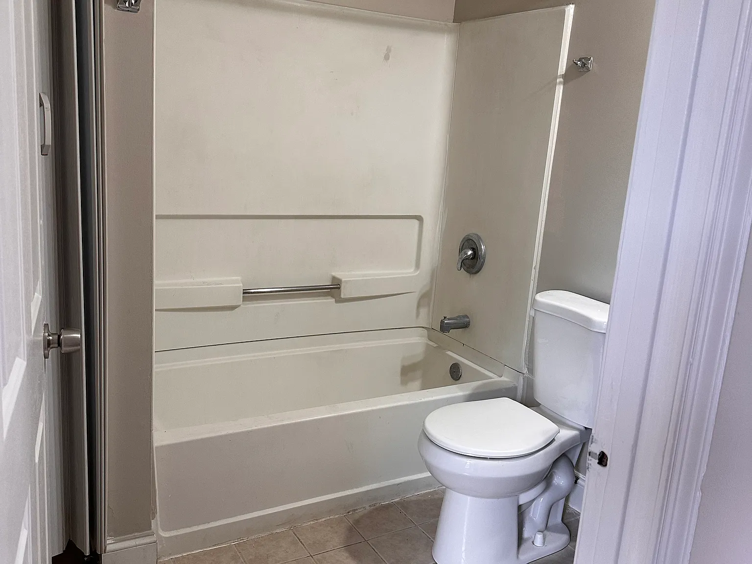 3 bed, 1000 sqft, $1,850 — Photo 4