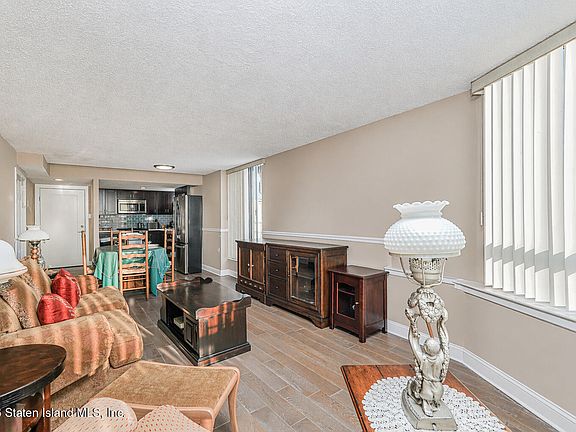 5th image of 755 Narrows Rd N APT 1001