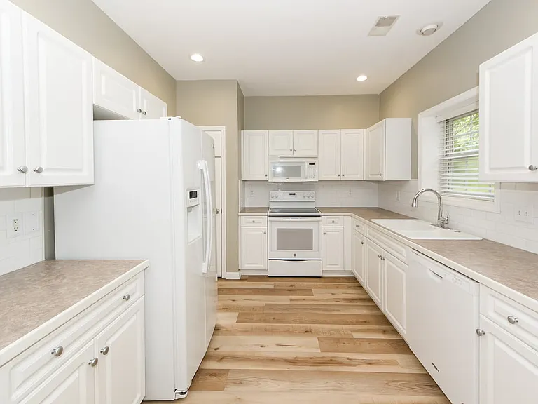112 Tanglewood Cir — Photo 3