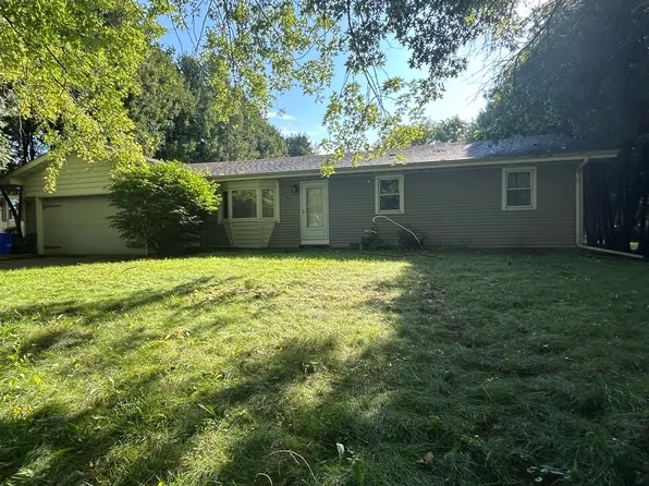 147 Wayne Rd, Rochelle, IL 61068