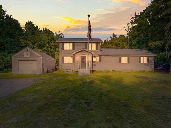 2nd image of 1152 Manchester Road