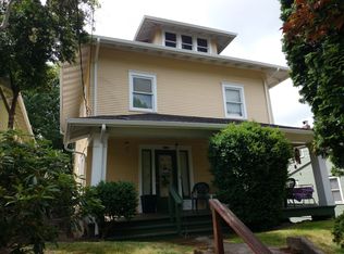 1619 N 49th St, Seattle, WA 98103