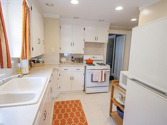 5th image of 2204 Niagara Dr
