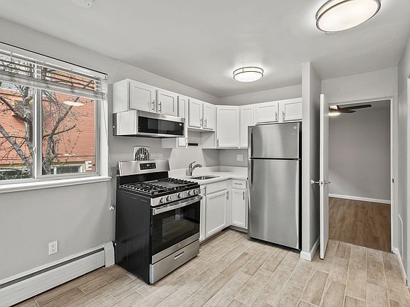 3rd image of 1536 Vine St #104