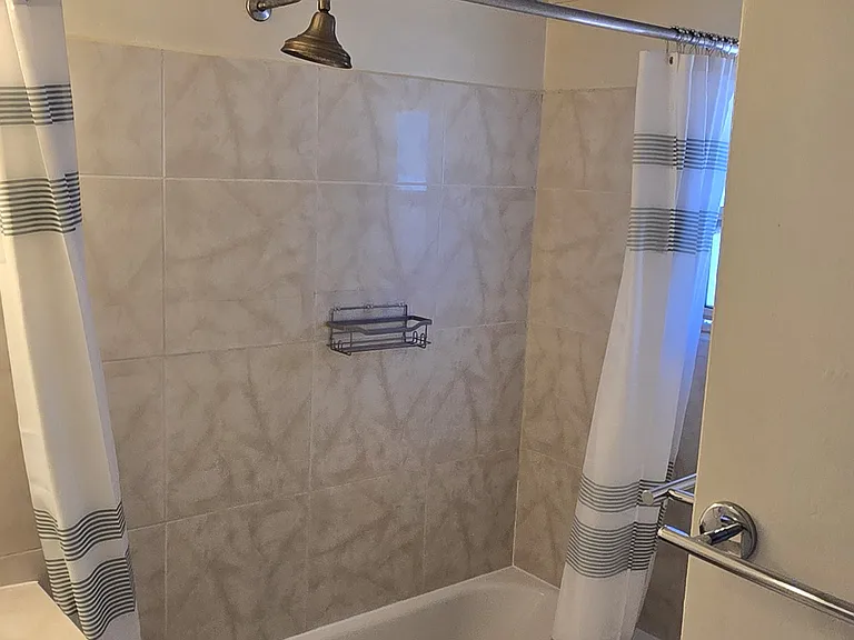 1153 Waring St #2 — Photo 11