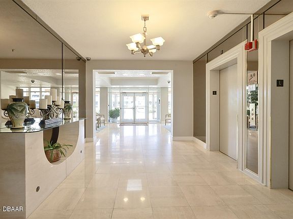 4th image of 395 S Atlantic Ave APT 505