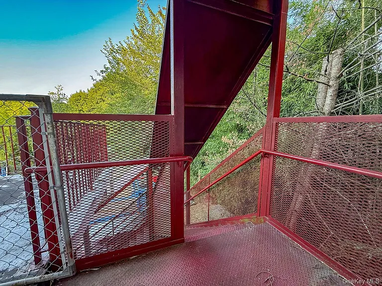 290 N Washington St — Photo 13