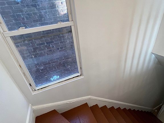 2nd image of 266 Boyd Ave #2