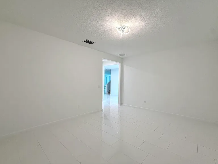 10710 SW Hensley St — Photo 13