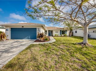 9758 Deerfoot Dr, Fort Myers, FL 33919