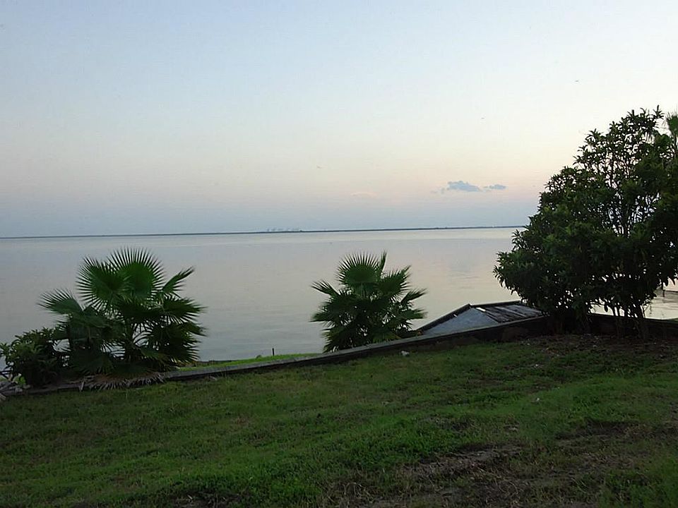 1st image of 2810 Bay Oaks Harbor Dr