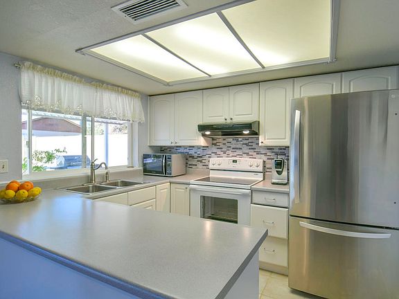 3rd image of 4102 E Blanche Dr