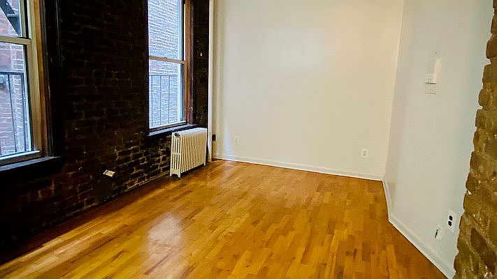 1st image of 429 W 46th St APT 3C