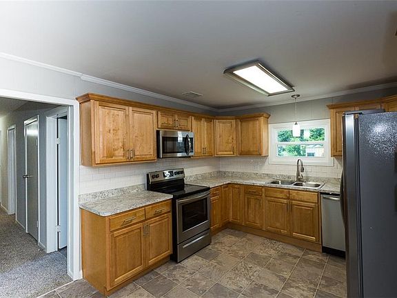 5th image of 896 N 9th St