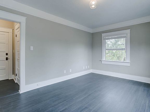 4th image of 7437 N Saint Louis Ave APT 8
