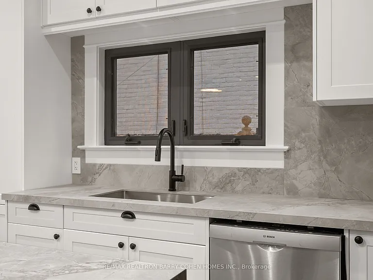 231 Macpherson Ave — Photo 16