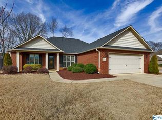 136 Somer Creek Ln, Huntsville, AL 35811