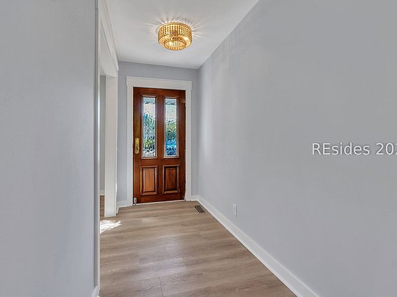 3rd image of 35 Scarborough Head Rd