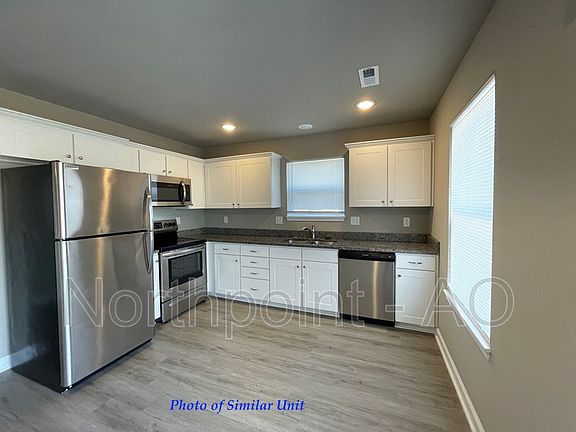 5th image of 214 Sunflower St