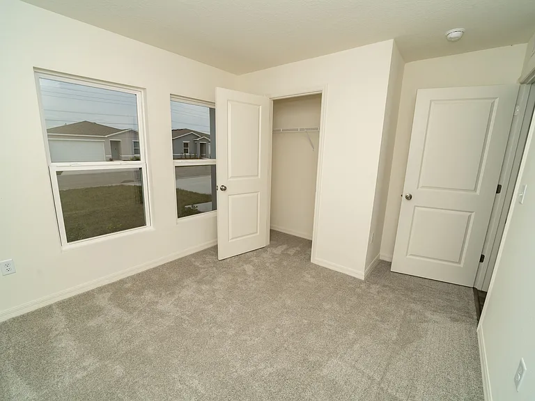 1860 Grand Rdg — Photo 19