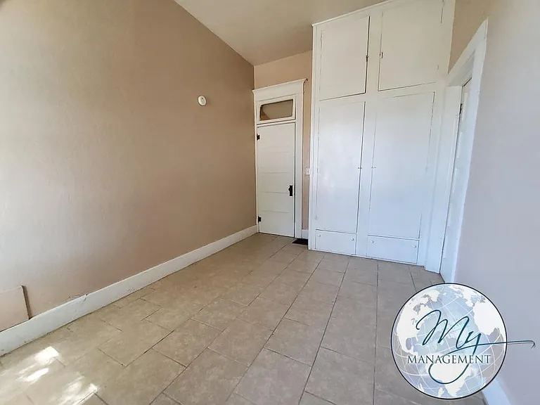4 bed, 1.0 bath, 1400 sqft, $1,300 — Photo 22