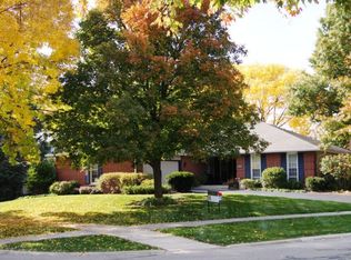 1151 Banbury Cir, Naperville, IL 60540